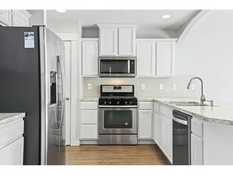 2684 Baines Boulevard Hubbard OR 97032