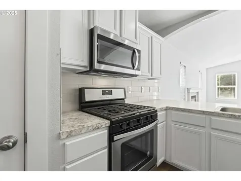 2684 Baines Boulevard Hubbard OR 97032