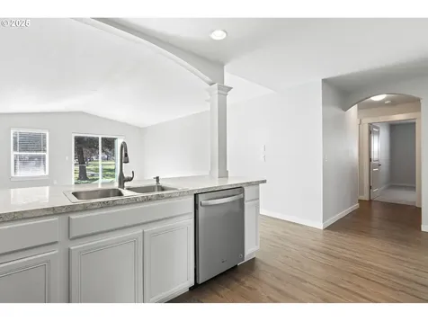2684 Baines Boulevard Hubbard OR 97032