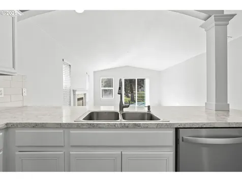 2684 Baines Boulevard Hubbard OR 97032