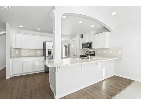 2684 Baines Boulevard Hubbard OR 97032