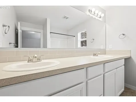 2684 Baines Boulevard Hubbard OR 97032