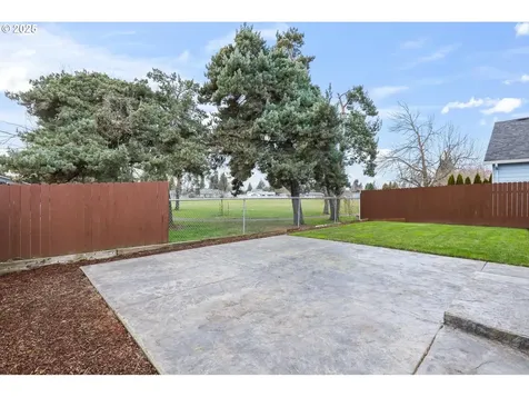 2684 Baines Boulevard Hubbard OR 97032