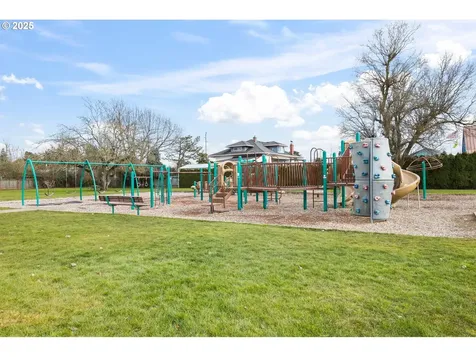 2684 Baines Boulevard Hubbard OR 97032