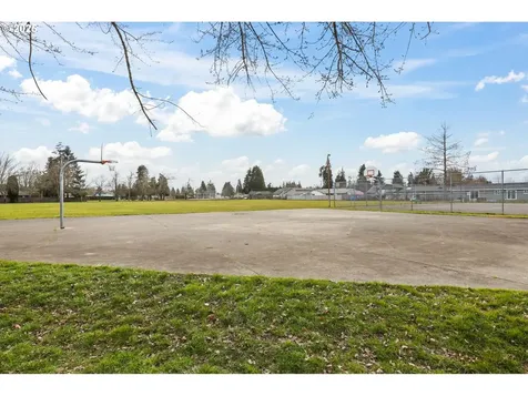 2684 Baines Boulevard Hubbard OR 97032