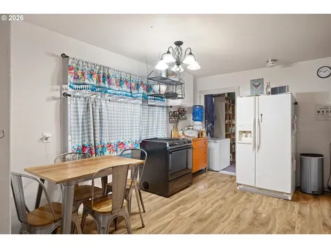 1589 Seagate Avenue Coos Bay OR 97420