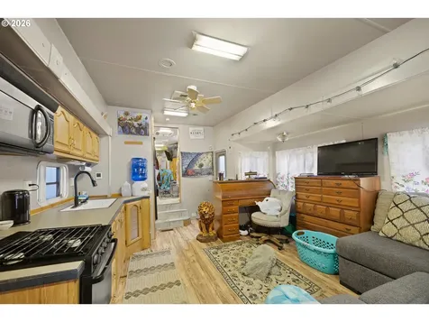 1589 Seagate Avenue Coos Bay OR 97420