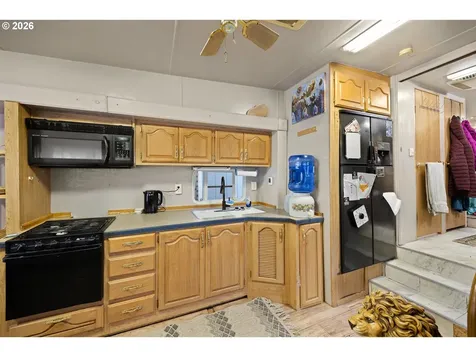 1589 Seagate Avenue Coos Bay OR 97420