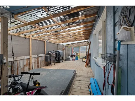 1589 Seagate Avenue Coos Bay OR 97420