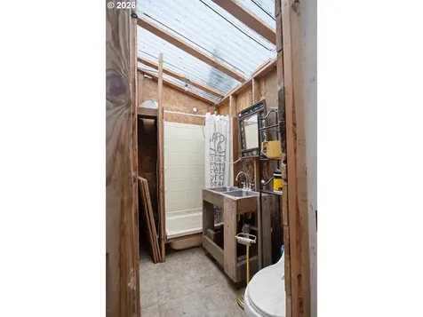 1589 Seagate Avenue Coos Bay OR 97420