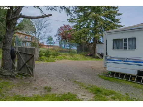 1589 Seagate Avenue Coos Bay OR 97420