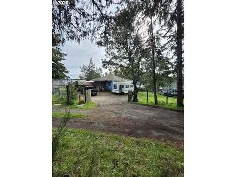 1589 Seagate Avenue Coos Bay OR 97420