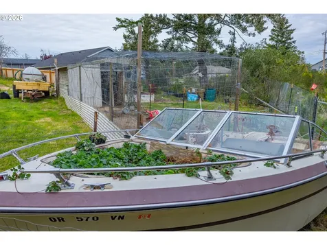 1589 Seagate Avenue Coos Bay OR 97420
