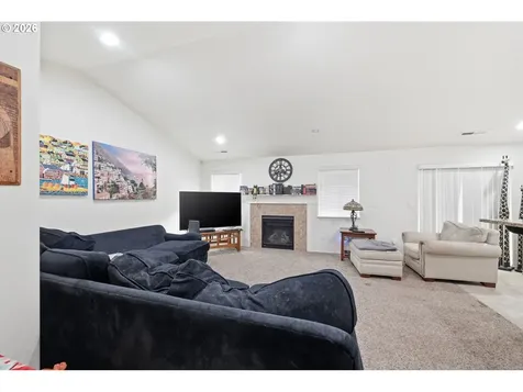 3692 Phantom Way Eugene OR 97402