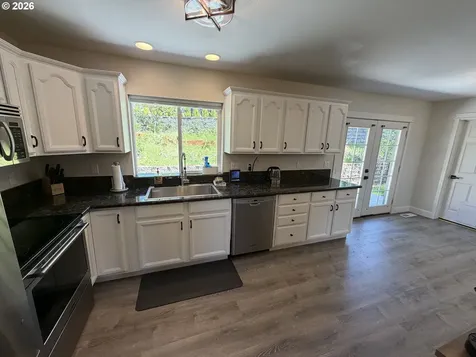 76705 Hazeldell Court Oakridge OR 97463