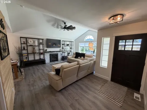 76705 Hazeldell Court Oakridge OR 97463