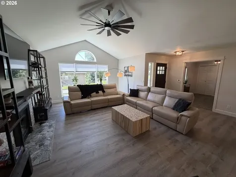 76705 Hazeldell Court Oakridge OR 97463