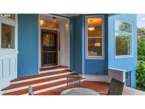 3454 NW Thurman Street Portland OR 97210