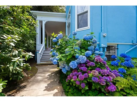 3454 NW Thurman Street Portland OR 97210