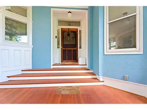 3454 NW Thurman Street Portland OR 97210