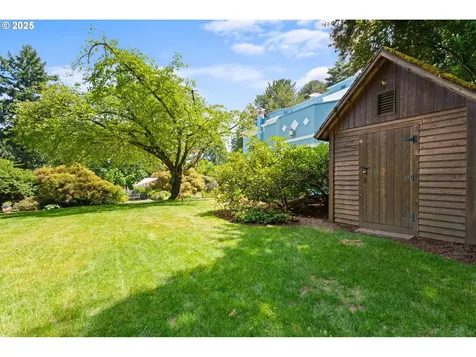 3454 NW Thurman Street Portland OR 97210