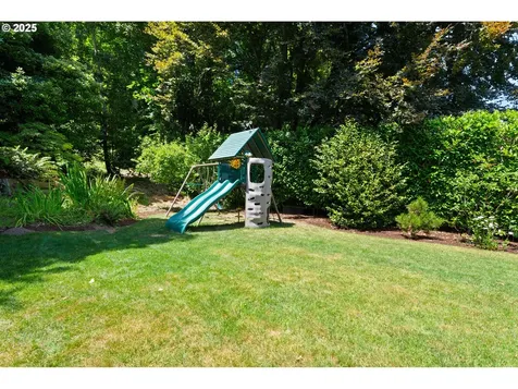 3454 NW Thurman Street Portland OR 97210