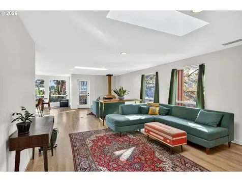 6722 6724 S Virginia Avenue Portland OR 97219