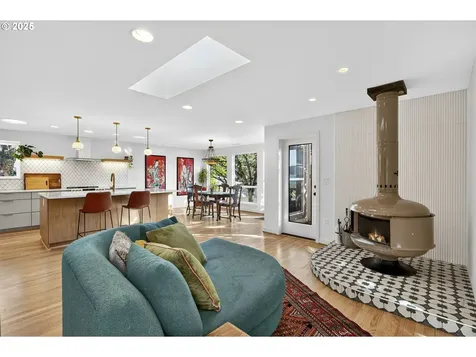 6722 6724 S Virginia Avenue Portland OR 97219