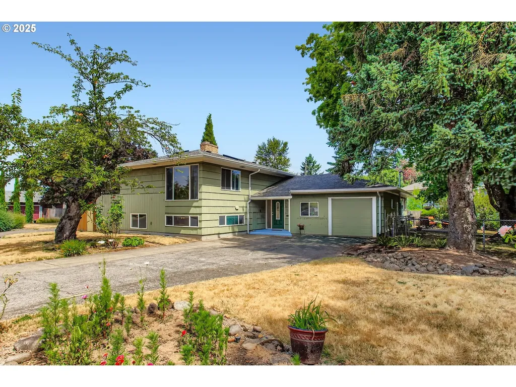 14555 NE Knott Court Portland OR 97230