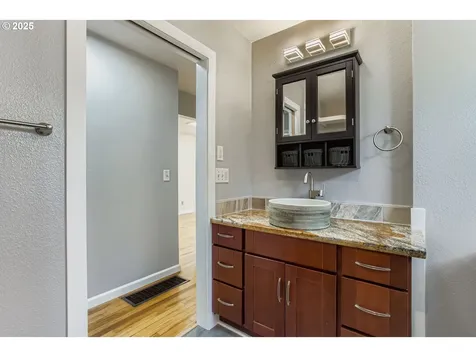 14555 NE Knott Court Portland OR 97230