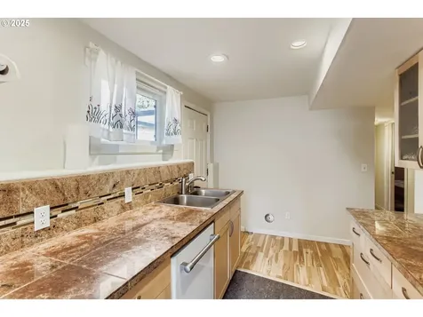 14555 NE Knott Court Portland OR 97230