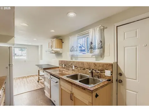 14555 NE Knott Court Portland OR 97230