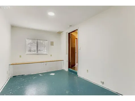 14555 NE Knott Court Portland OR 97230
