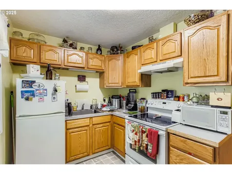 14555 NE Knott Court Portland OR 97230