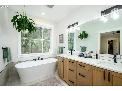 1160 Bedlington Terrace Silverton OR 97381