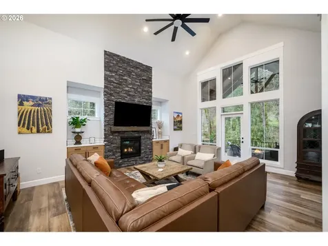 1160 Bedlington Terrace Silverton OR 97381