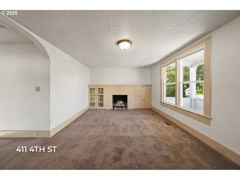 411 4th Street Oregon City OR 97045