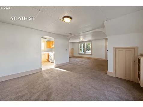 411 4th Street Oregon City OR 97045