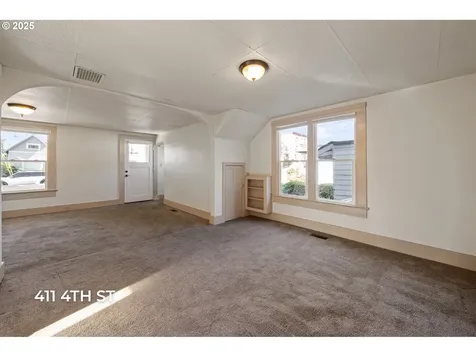 411 4th Street Oregon City OR 97045