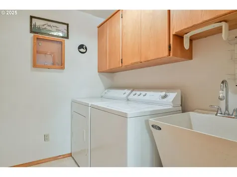 230 S Maple Hill Road Kelso WA 98626