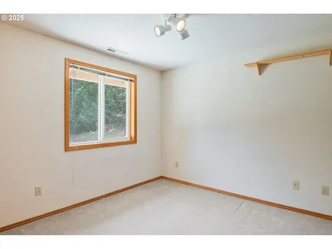 230 S Maple Hill Road Kelso WA 98626