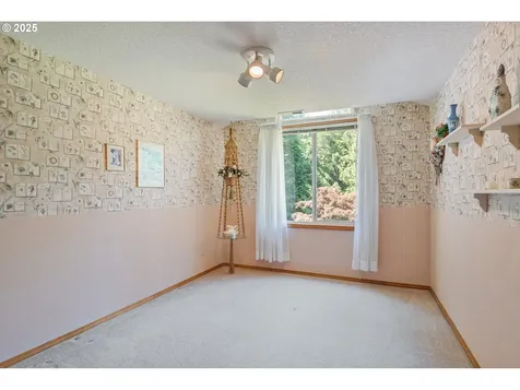 230 S Maple Hill Road Kelso WA 98626