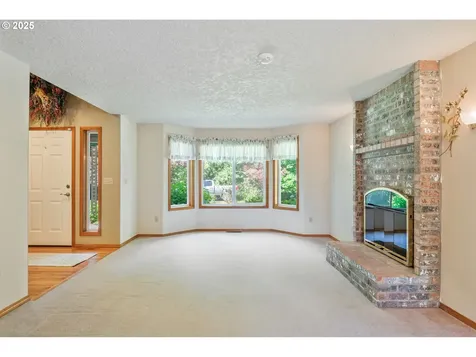 230 S Maple Hill Road Kelso WA 98626
