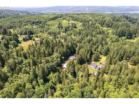 230 S Maple Hill Road Kelso WA 98626