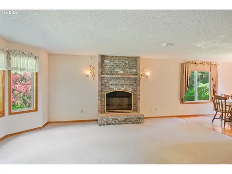 230 S Maple Hill Road Kelso WA 98626