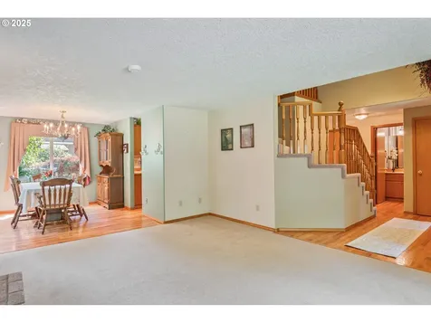 230 S Maple Hill Road Kelso WA 98626