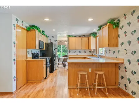 230 S Maple Hill Road Kelso WA 98626