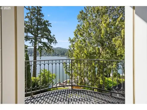 3600 Lakeview Boulevard Lake Oswego OR 97035