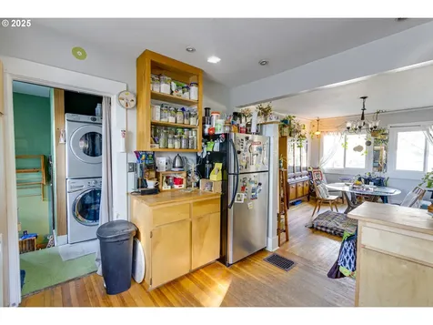 5804 SE Lafayette Street Portland OR 97206
