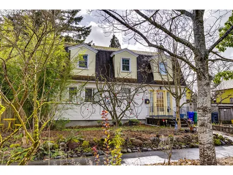 5804 SE Lafayette Street Portland OR 97206